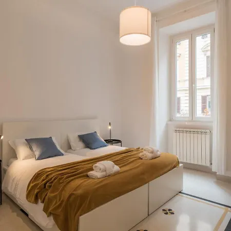 The Rent - Sunny Three-bedroom Near Ottaviano Metro Stop Rome