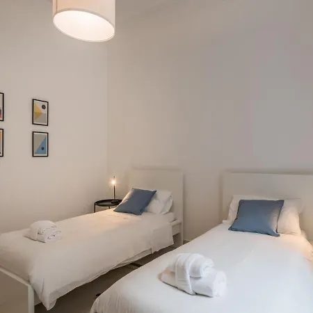 The Rent - Sunny Three-bedroom Near Ottaviano Metro Stop * Rome