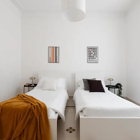 Apartment The Rent - Sunny Three-bedroom Near Ottaviano Metro Stop