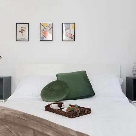 The Rent - Sunny Three-bedroom Near Ottaviano Metro Stop * Rome